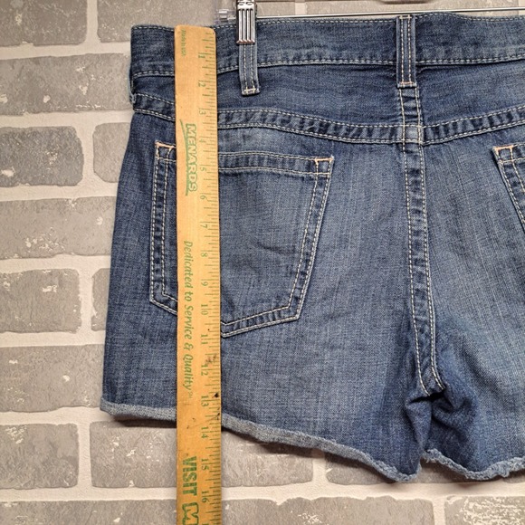 Ariat Denim Boyfriend Shorts Women's 32R Blue Embroidered Aztec Pockets Western - Picture 13 of 15